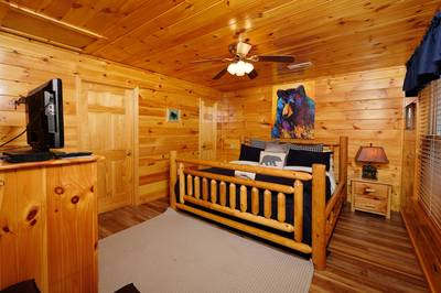 Antler Run third floor game room with king size bed