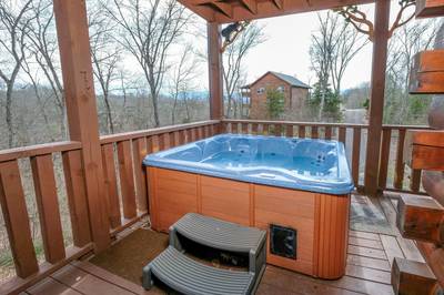 Antler Run hot tub