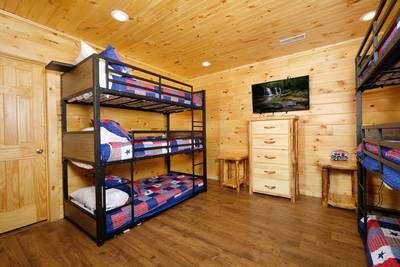 Timber Tree Lodge lower level bonus room with 43-inch flat screen TV