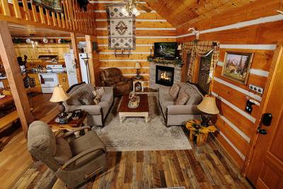 Mountain Magic living room with 2 recliners