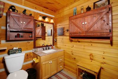 Mountain Magic main level bathroom 1