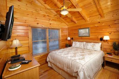 River Falls bedroom 1 with 43-inch flat screen TV