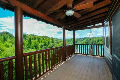 Perky Peaks Lodge - Upper level back deck with hammock