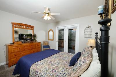 Whispering River bedroom 2 with queen size bed