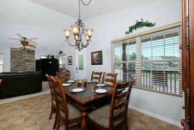 Lee's Creekside dining area and kitchen