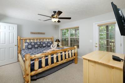 Lee's Creekside bedroom three with king size bed