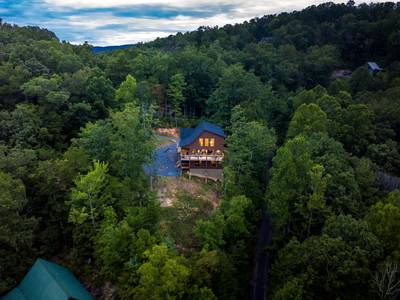 Wild Heart Lodge - Mountain Setting