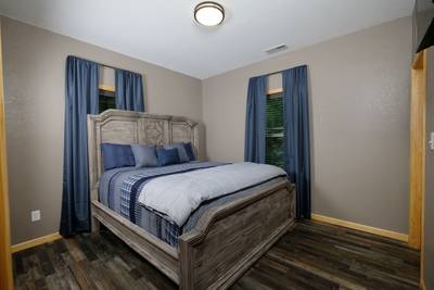 Wild Heart Lodge - Bedroom 1 with King size bed