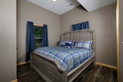 Wild Heart Lodge - Bedroom 2 with king bed
