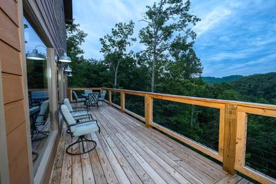 Wild Heart Lodge - Wrap around deck