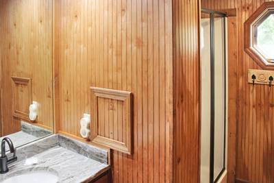 Mountain Side upper level bathroom 2