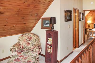 Mountain Side upper level loft area