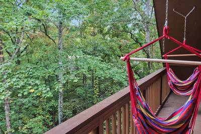 Forest Hollow upper level balcony