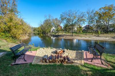 River Livin outdoor fire pit and benches