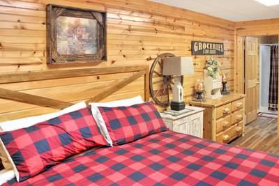 Creekside Lodge lower level bedroom 4