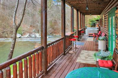 Creekside Lodge lower level covered deck
