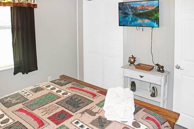 Rustic Acres bedroom 2 with 32-inch flat screen tv
