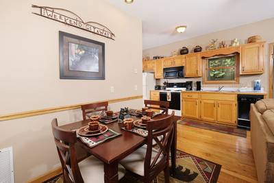 Lone Pine Lodge dining area and fully furnished kitchen
