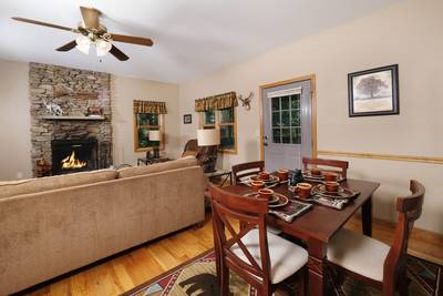 Lone Pine Lodge dining area and livingroom