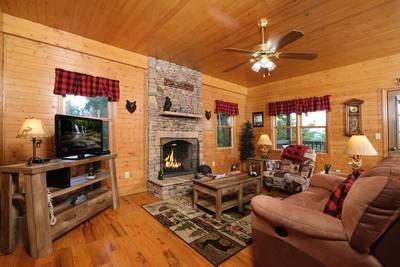 Bearfootin living room with 40-inch flat screen TV