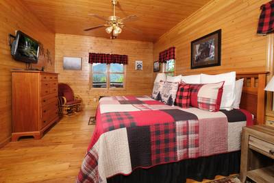 Bearfootin bedroom with King size bed