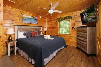 My Pigeon Forge Cabin main level bedroom 1