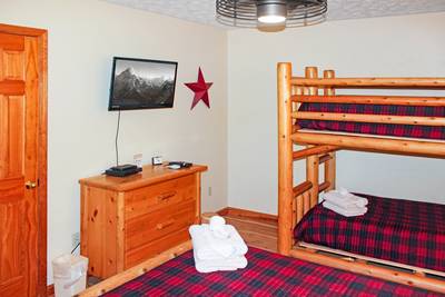 A Beary Good Time lower level bedroom three