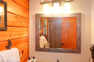 A Beary Good Time bathroom two