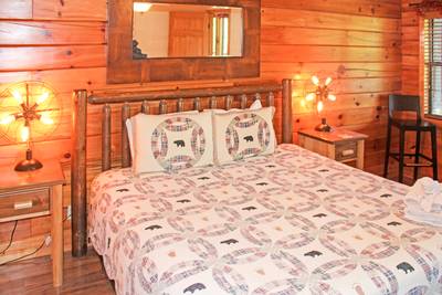 A Beary Good Time bedroom one king size bed