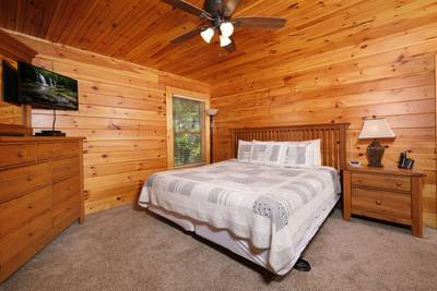 Angels View main level bedroom 1 with king size bed