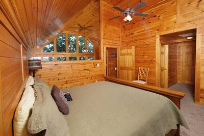 Angels View upper level bedroom 2