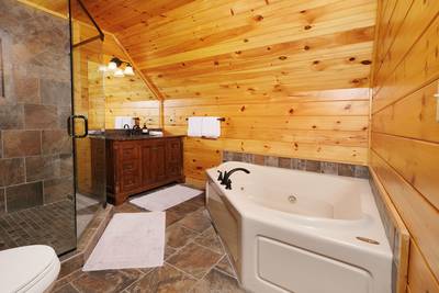 Angels View upper level bathroom 2
