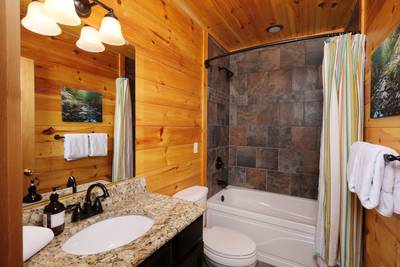 Angels View lower level bathroom 3