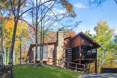Pleasant View screened in side deck