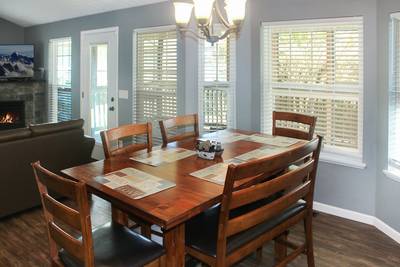 Wolff Lodge dining area