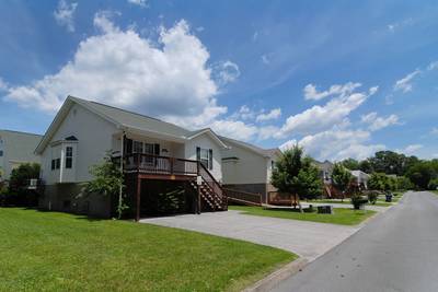 Pigeon River Retreat parking area