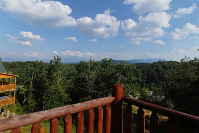 A Cabin of Dreams mountain views