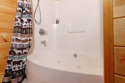 River Falls bathroom one with jetted tub/shower combo