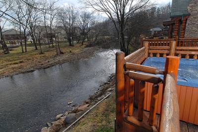 River Falls hot tub and Little Pigeon River