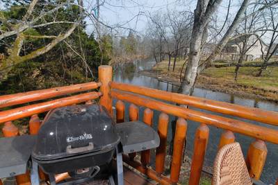 River Falls back deck with grill