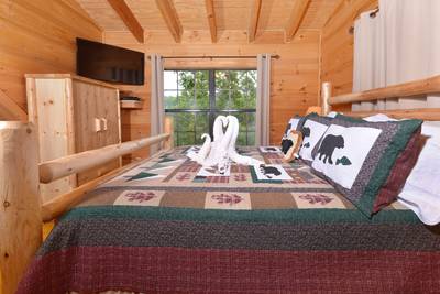 Beary Beary Special upper level bedroom 2 with 40-inch TV