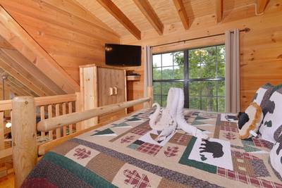 Beary Beary Special upper level bedroom 2