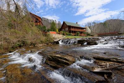 Creekside Lodge waterfalls
