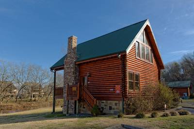 River Cabin entry deck