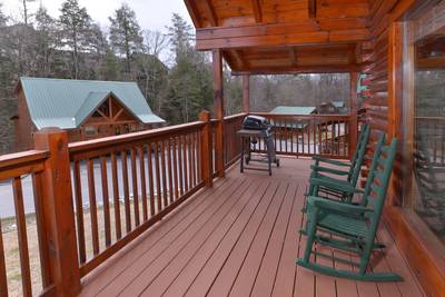 Black Berry Ridge Cabin One Bedroom Cabin Rental Outdoor Seating Area