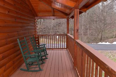 Tennessee Little Pigeon River One Bedroom Cabin Rental Outdoor Seating Area