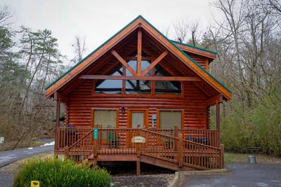 Tennessee Vacation Two Bedroom Cabin Rental