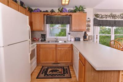 Pigeon Forge Cabin Rental Kitchen Area