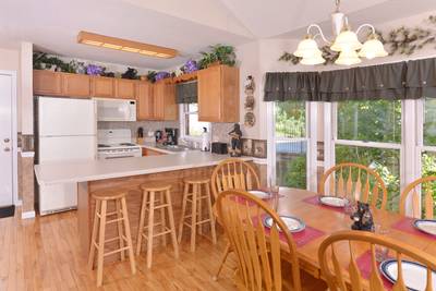Pigeon Forge Chalet Rental with a Fully Equipped Kitchen