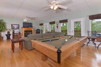 Pigeon Forge Cabin Rental Gameroom Area